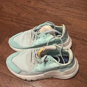 Adidas shoes size 6 lightly used